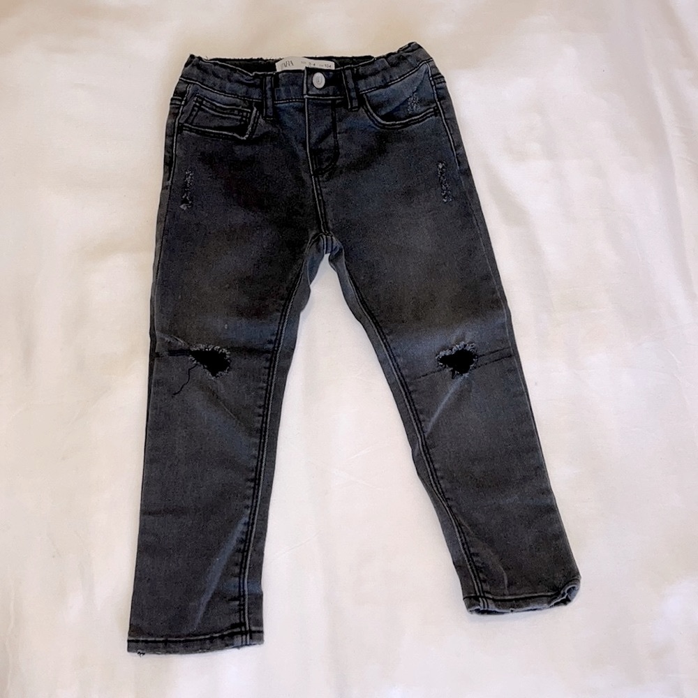 Toddler girl size 3-4 yrs Zara black ripped stretchy soft jeans